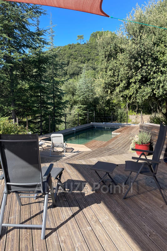 Maison - 207 m² - 7 pièces