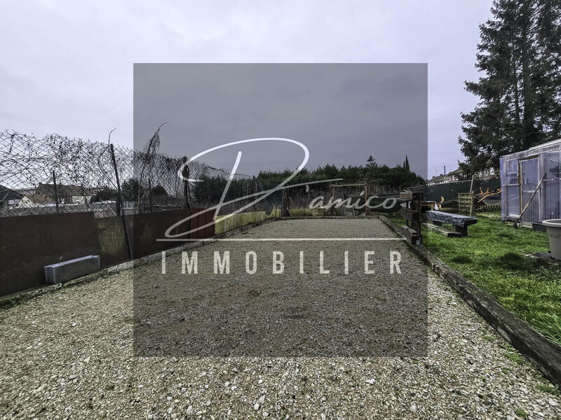 Maison - 122 m² - 8 pièces