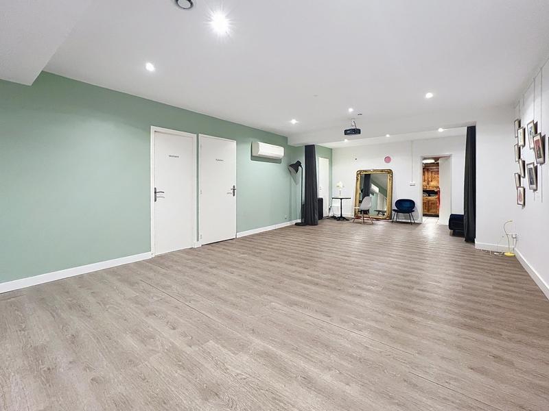 Local commercial - 150 m² - 5 pièces