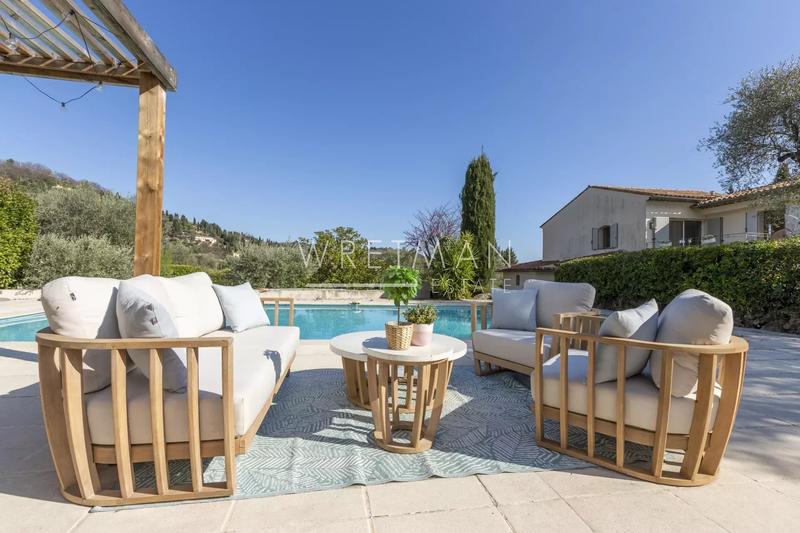 Villa - 240 m² - 7 pièces