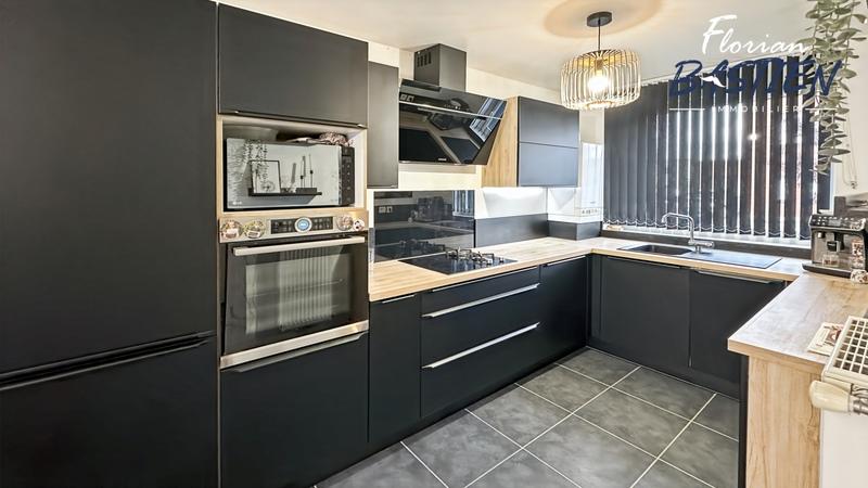 Maison - 87 m² - 5 pièces