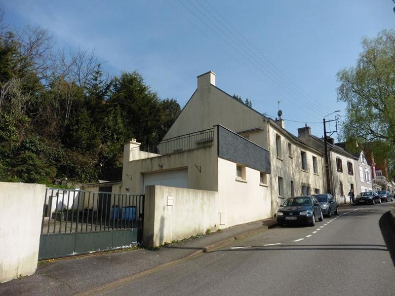 Maison - 206 m² - 9 pièces