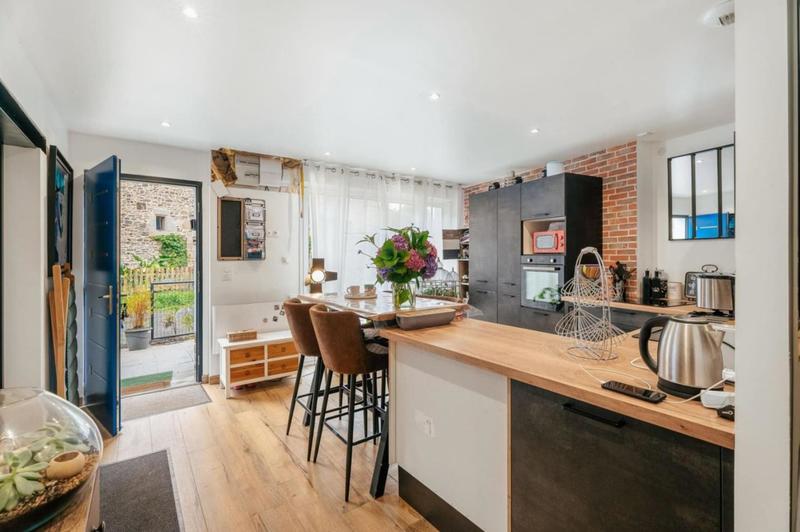 Maison - 95 m² - 6 pièces