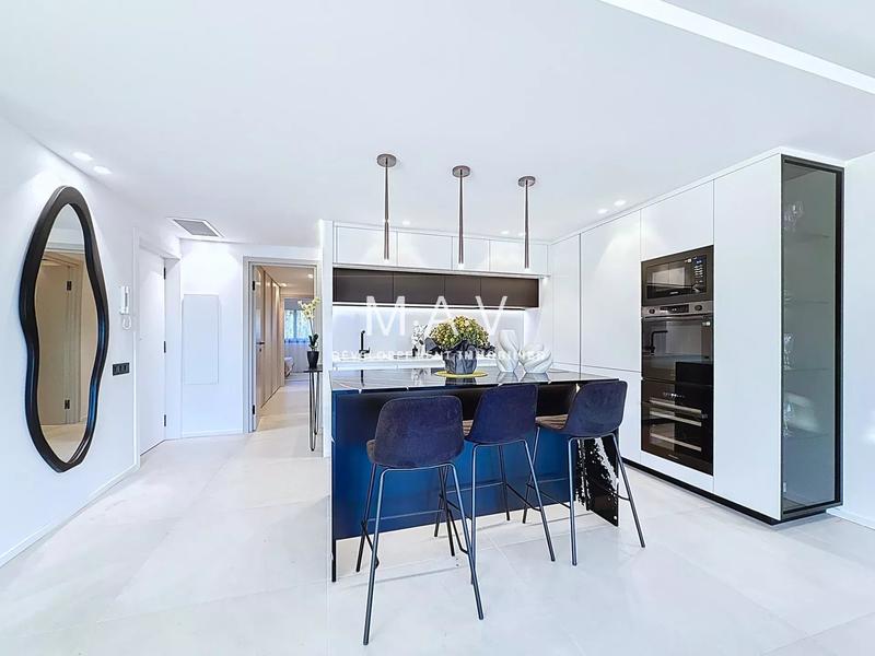 Appartement - 83 m² - 3 pièces