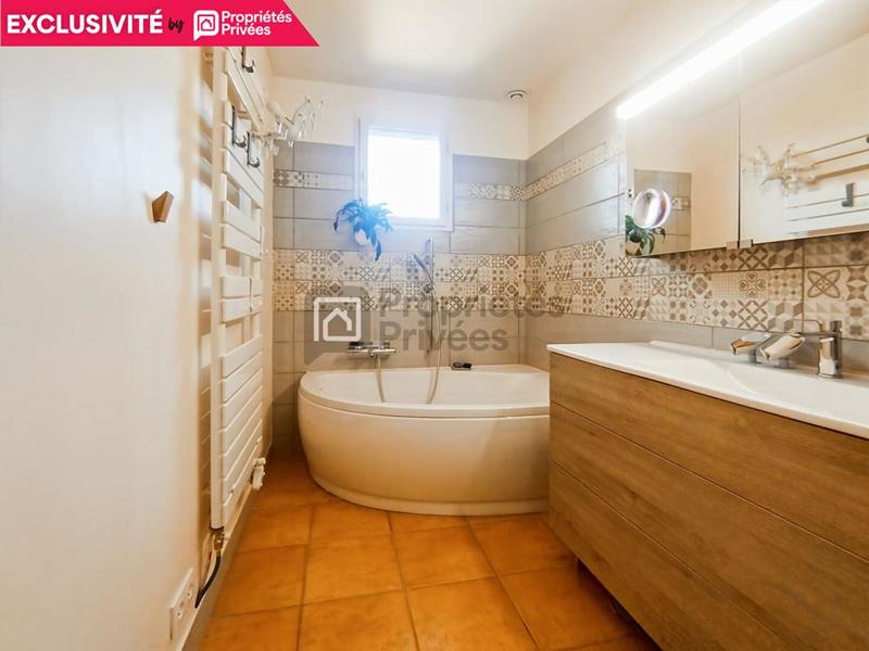 Maison - 92 m² - 4 pièces