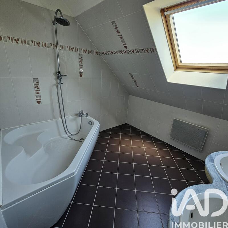 Maison - 156 m² - 7 pièces