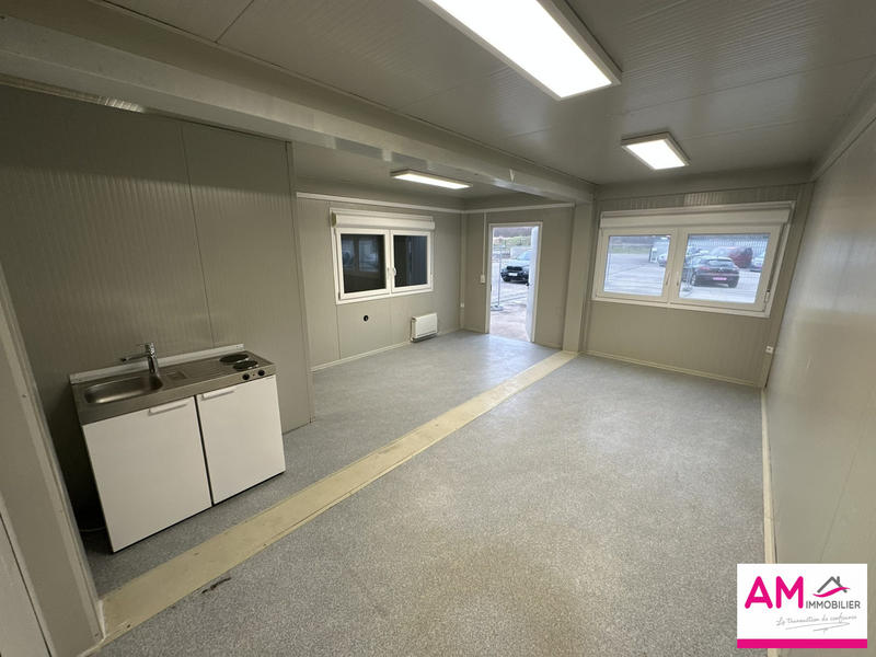 Terrain commercial - 1 751 m²