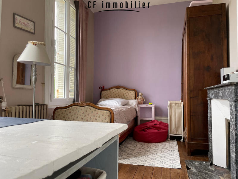 Maison - 241 m² - 11 pièces