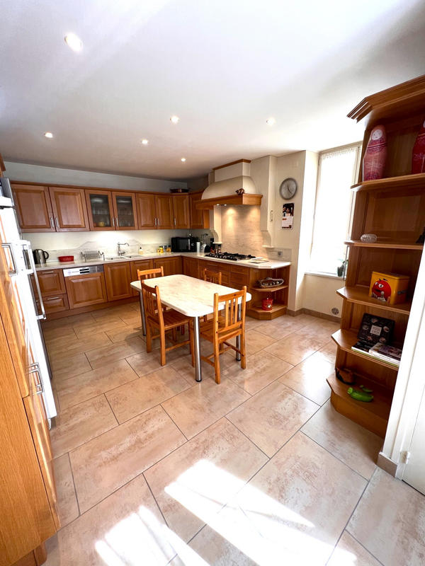 Maison - 147 m² - 5 pièces