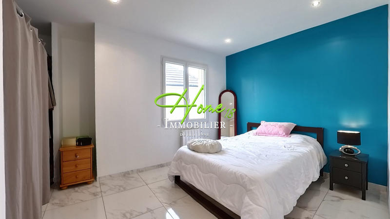 Maison - 95 m² - 5 pièces