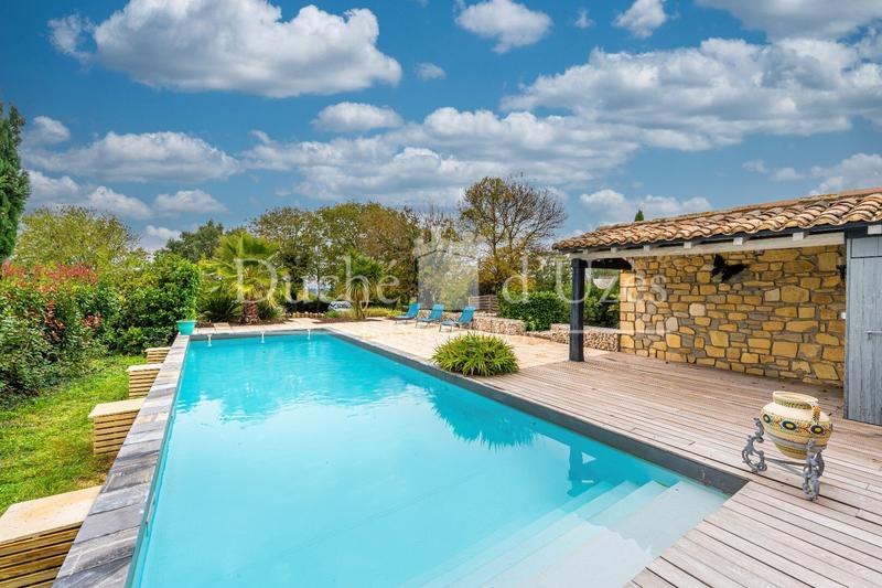 Maison - 280 m² - 12 pièces