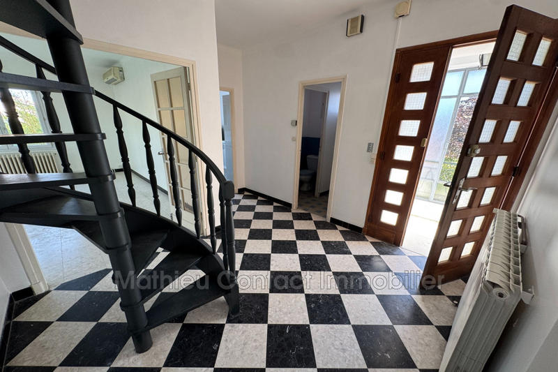 Maison - 250 m² - 10 pièces