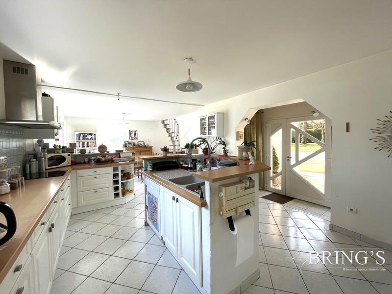 Maison traditionnelle - 151 m² - 5 pièces