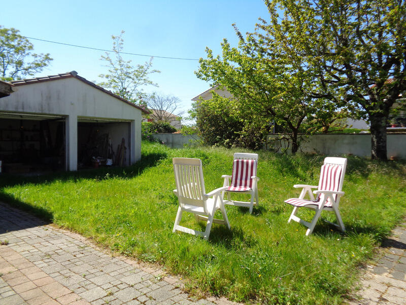 Maison - 210 m² - 12 pièces