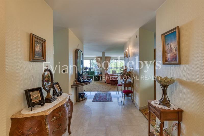 Appartement - 277 m² - 6 pièces