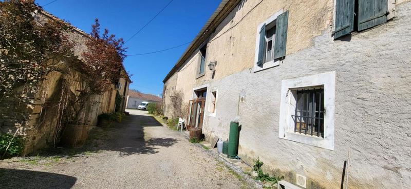 Propriété - 800 m²