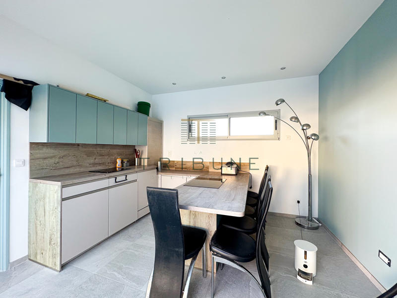 Maison - 145 m² - 8 pièces