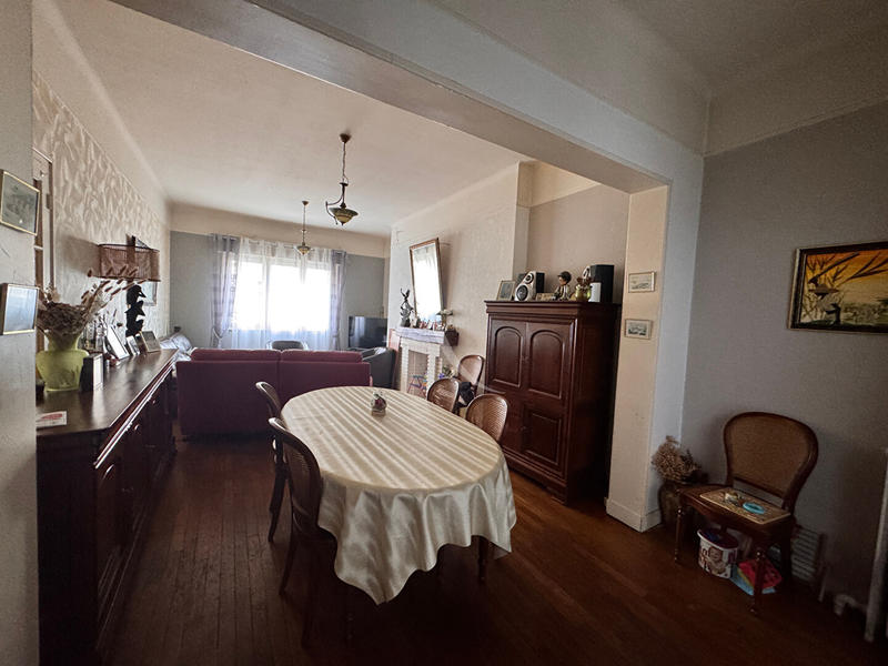 Maison - 222 m² - 9 pièces