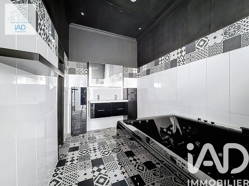 Maison - 278 m² - 6 pièces