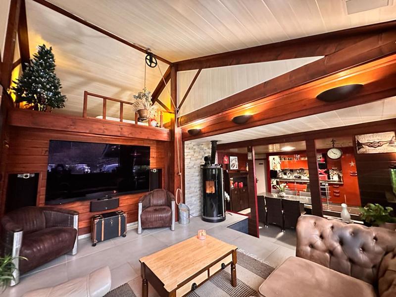 Maison - 95 m² - 5 pièces