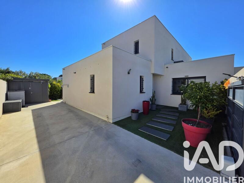 Maison - 98 m² - 4 pièces