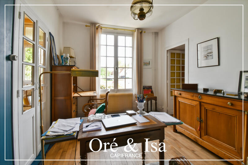 Maison - 278 m² - 9 pièces