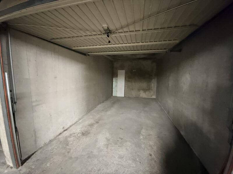 Parking / Garage - 14 m²