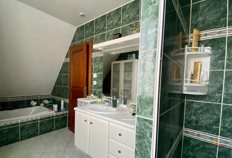 Maison - 170 m² - 7 pièces