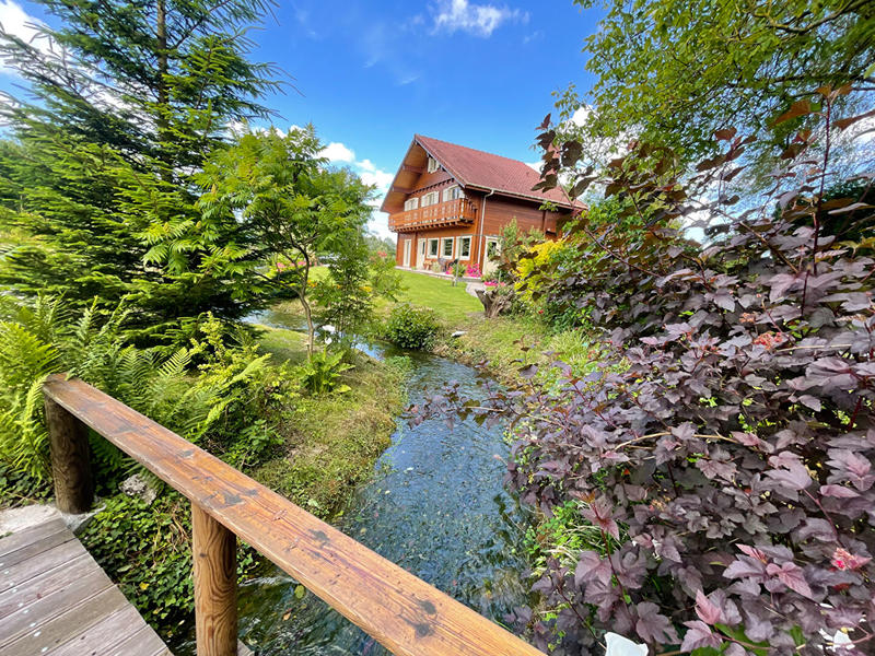 Maison - 257 m² - 7 pièces