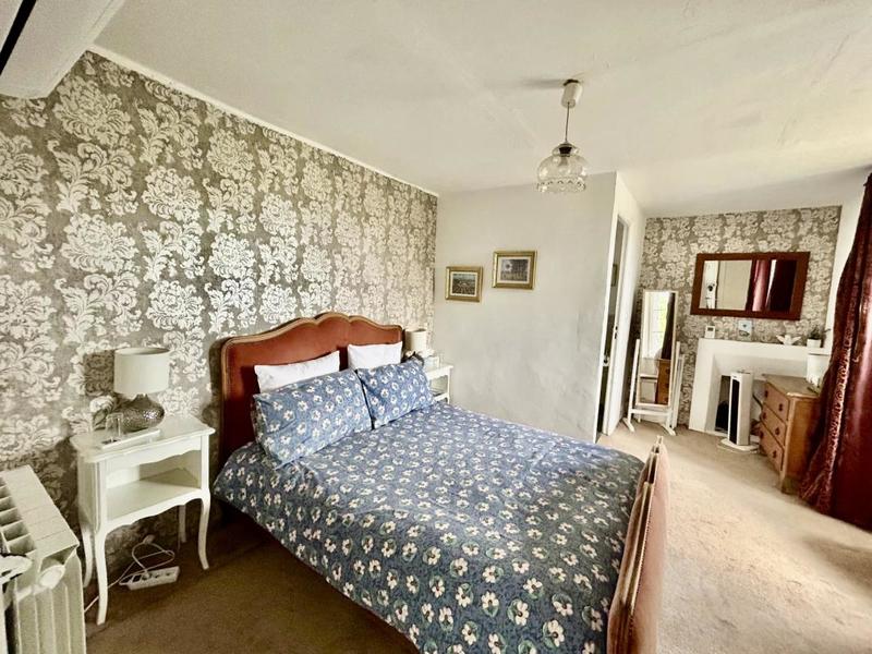 Maison - 206 m² - 13 pièces