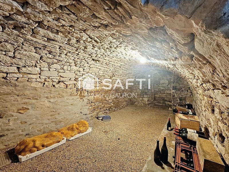 Maison - 202 m² - 8 pièces