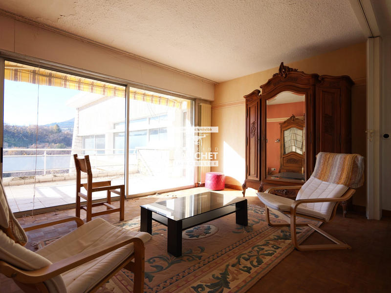 Maison - 412 m² - 8 pièces