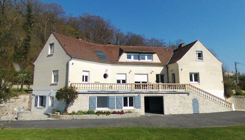 Propriété - 315 m² - 10 pièces