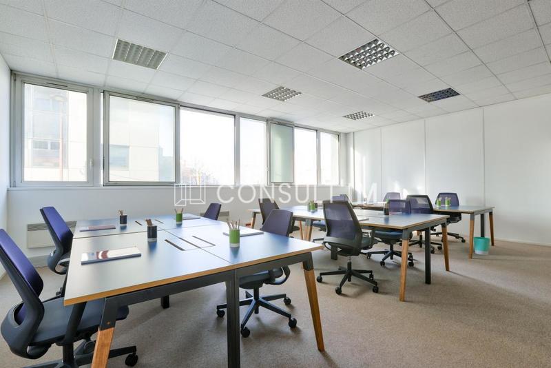 Bureau - 982 m²