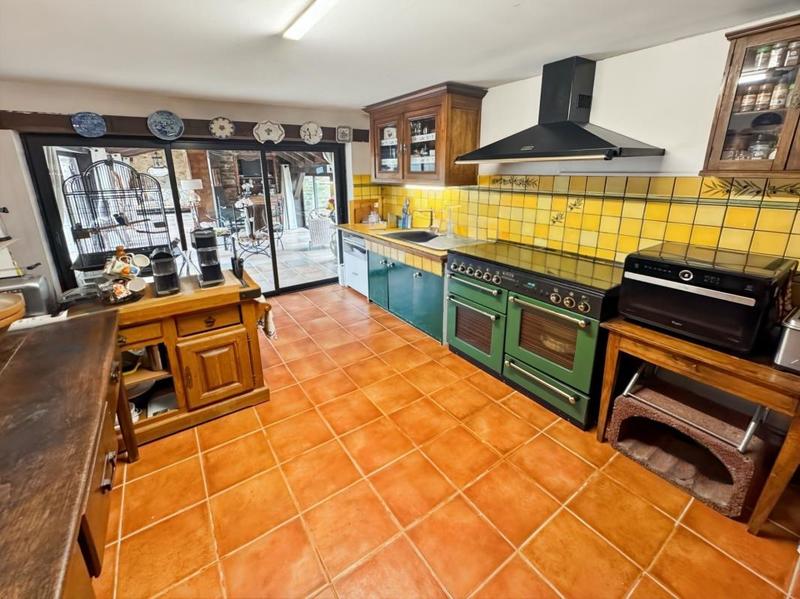 Propriété - 252 m² - 6 pièces