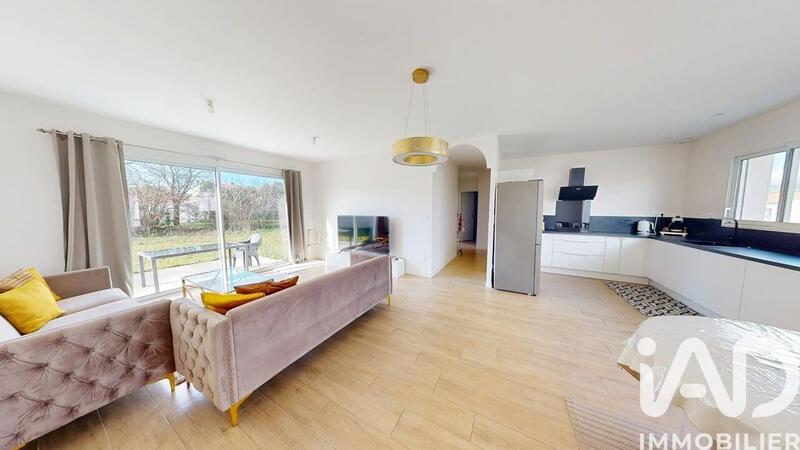 Maison - 95 m² - 5 pièces