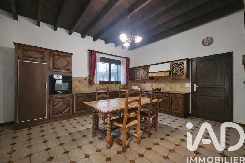 Maison - 280 m² - 8 pièces