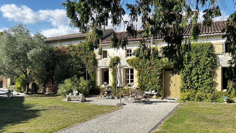 Maison - 215 m² - 5 pièces