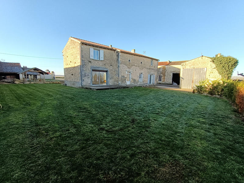 Maison - 253 m² - 8 pièces