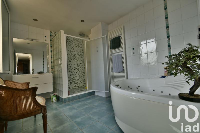 Maison - 248 m² - 5 pièces