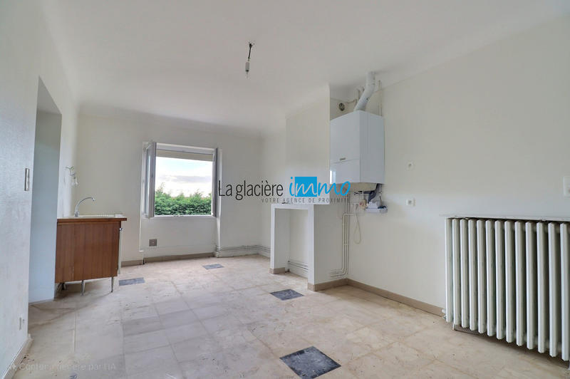 Maison ancienne - 335 m² - 8 pièces