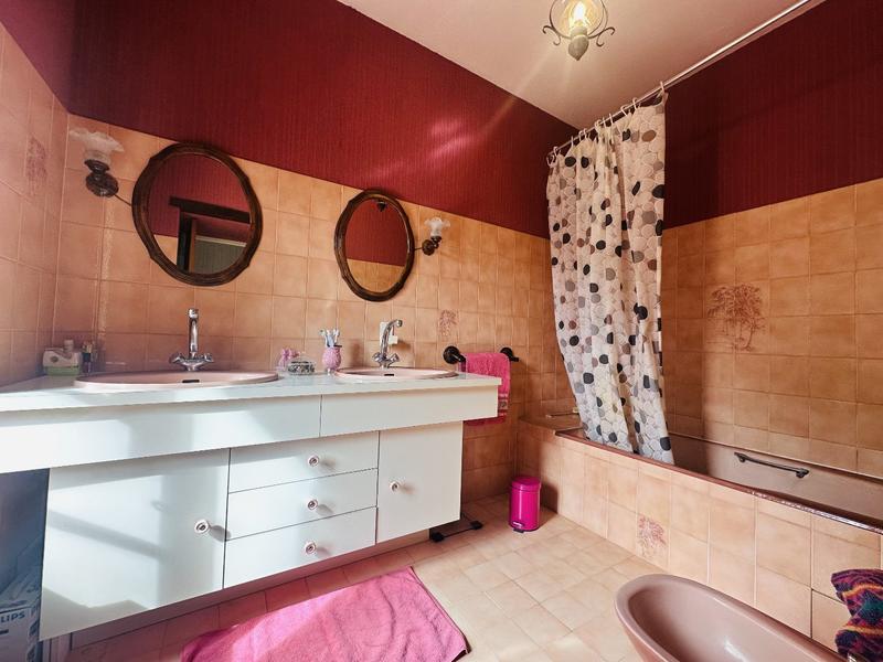 Maison - 190 m² - 8 pièces