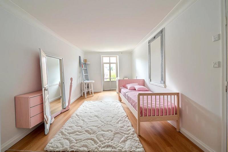 Maison - 180 m² - 8 pièces