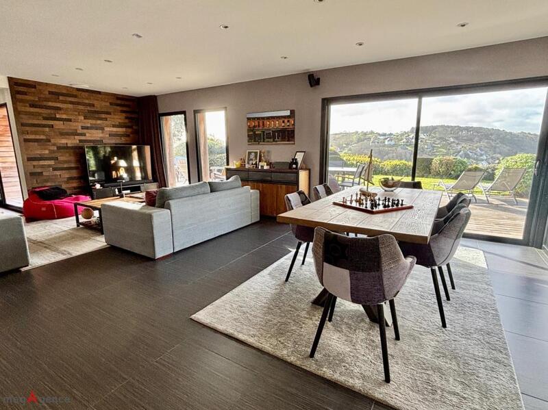 Maison - 151 m² - 6 pièces