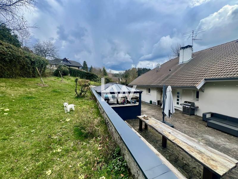 Maison - 218 m² - 7 pièces