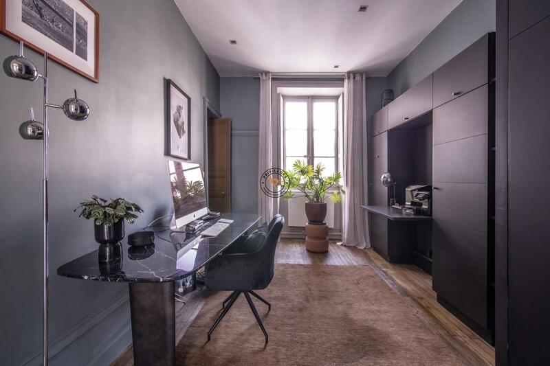 Appartement - 250 m² - 9 pièces