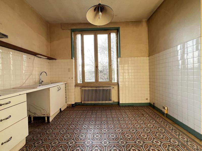 Maison - 230 m² - 7 pièces