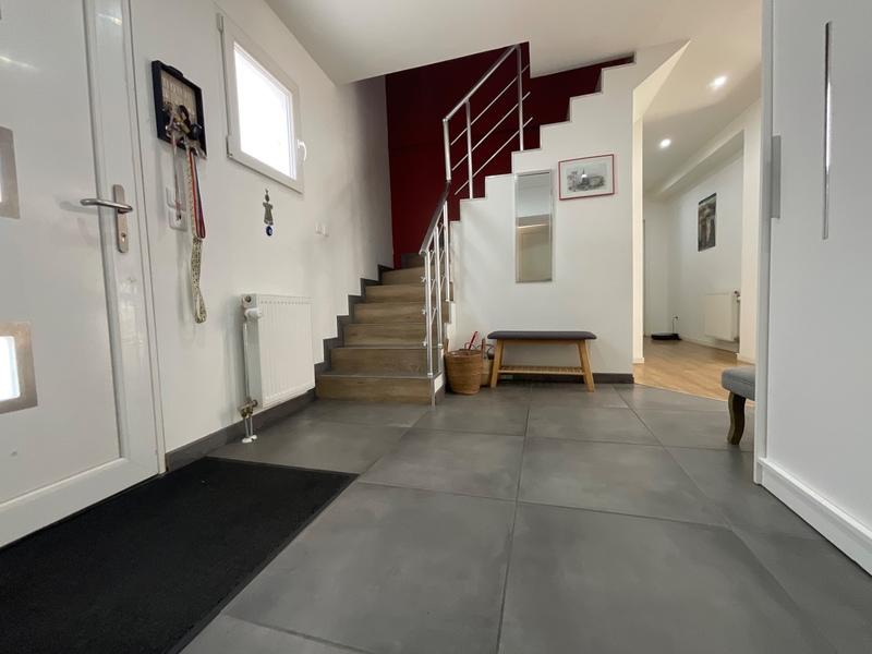 Maison - 157 m² - 7 pièces