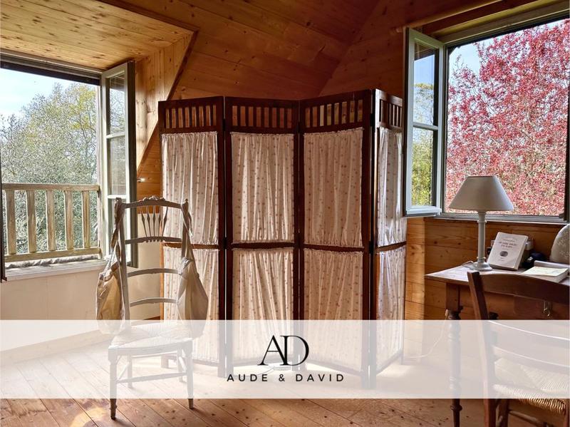 Maison de bois - 187 m² - 6 pièces