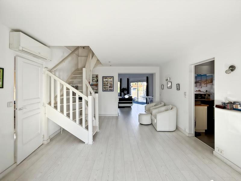 Villa - 182 m² - 7 pièces